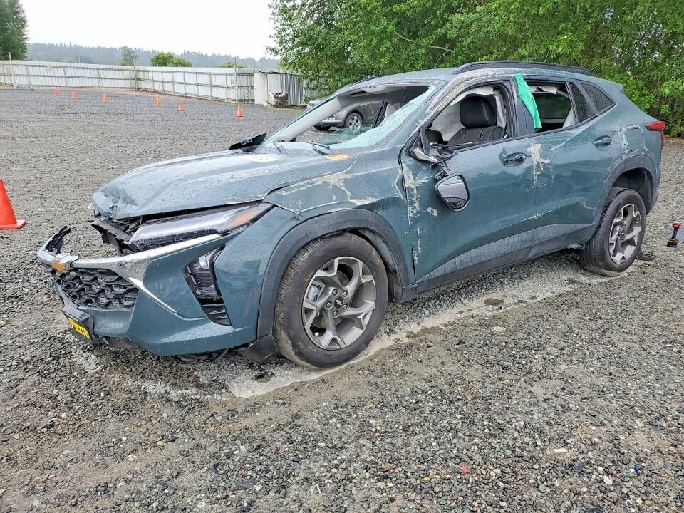 2025 CHEVROLET Trax