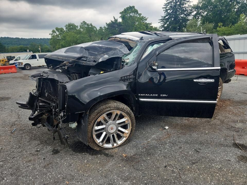 2011 CADILLAC Escalade
