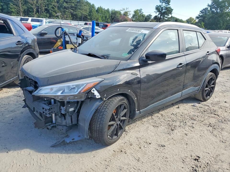 2021 NISSAN Kicks