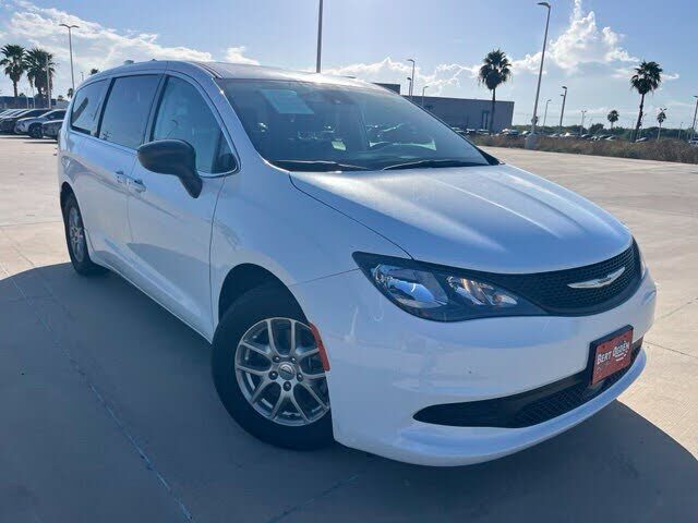 2024 CHRYSLER Voyager