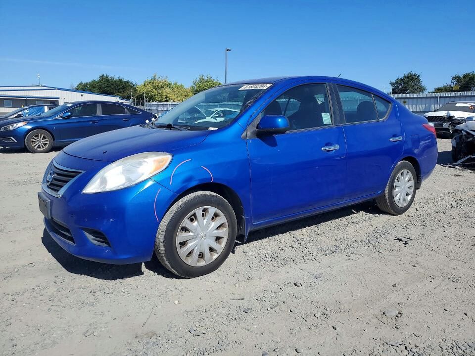 2012 NISSAN Versa