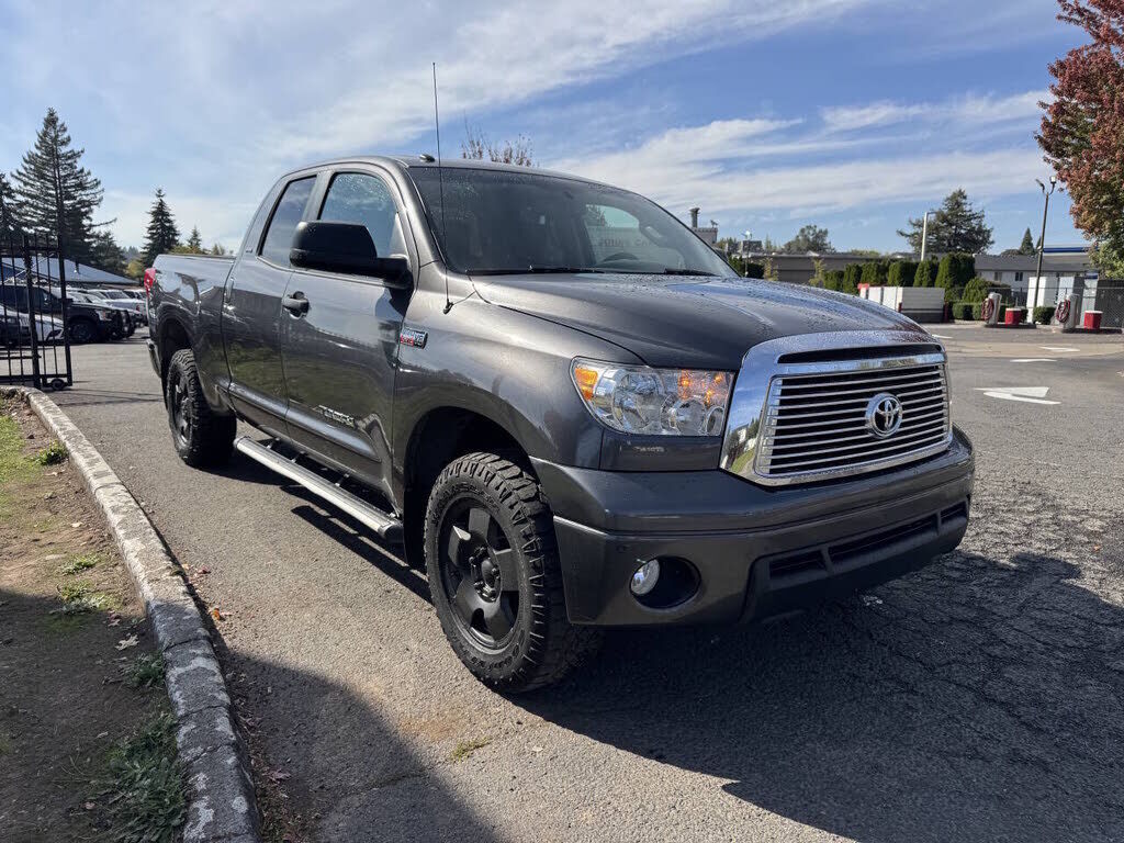 2013 TOYOTA Tundra