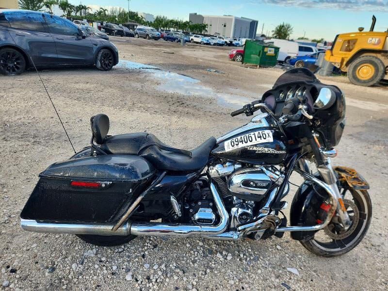 2017 HARLEY DAVIDSON FLHX / Street Glide