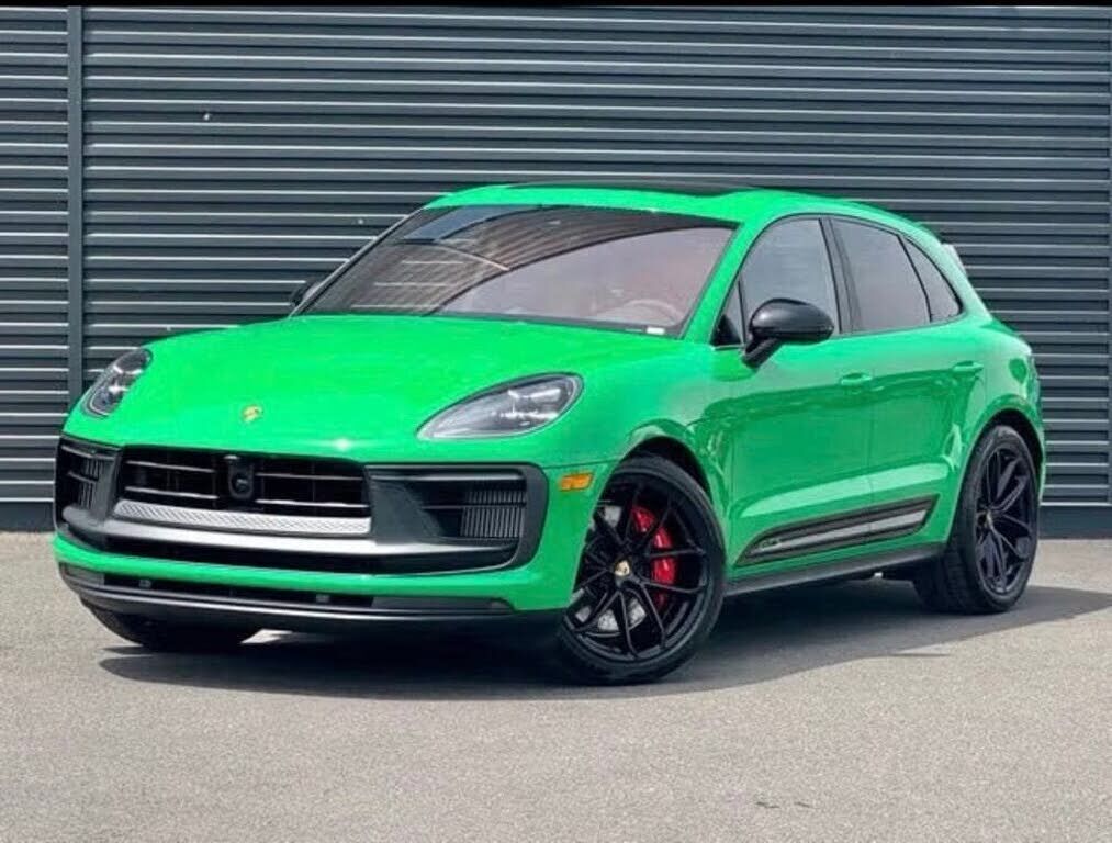 2026 PORSCHE Macan