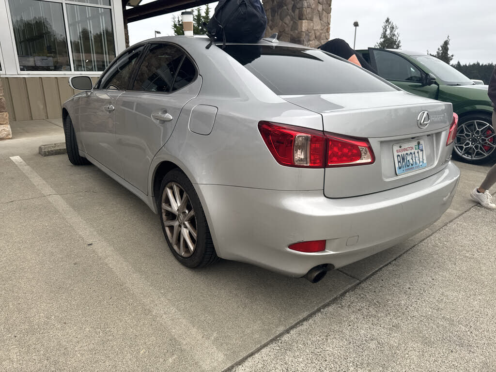 2011 LEXUS IS