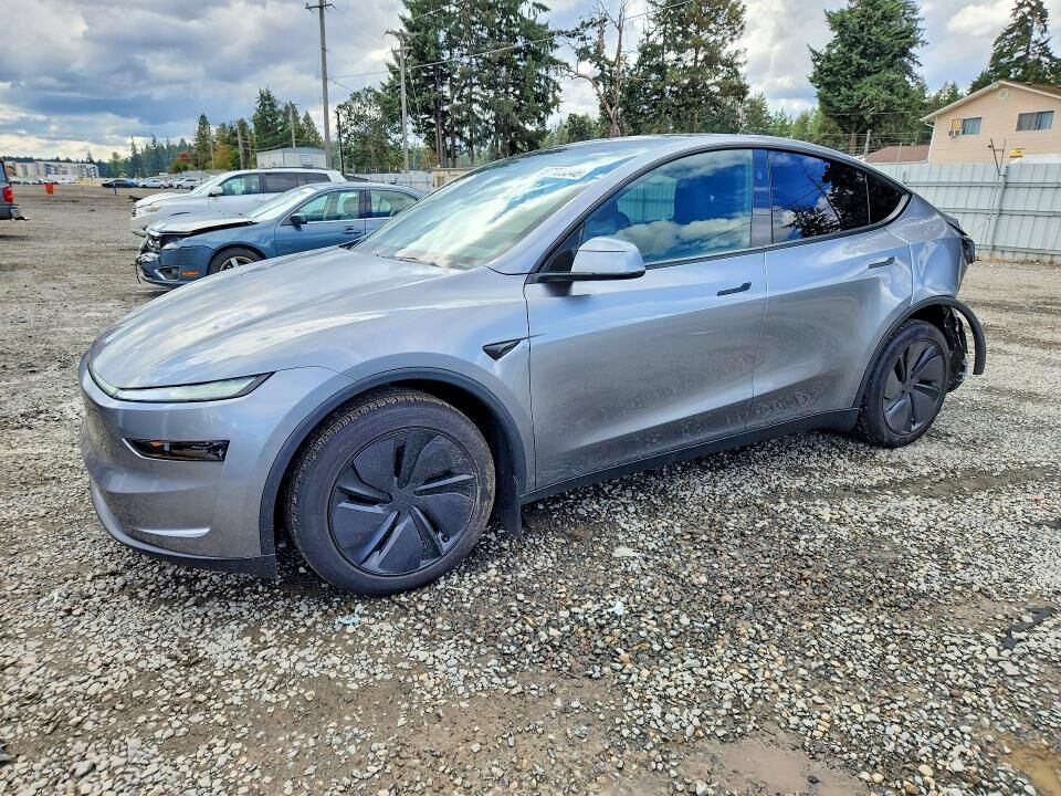 2026 TESLA Model Y