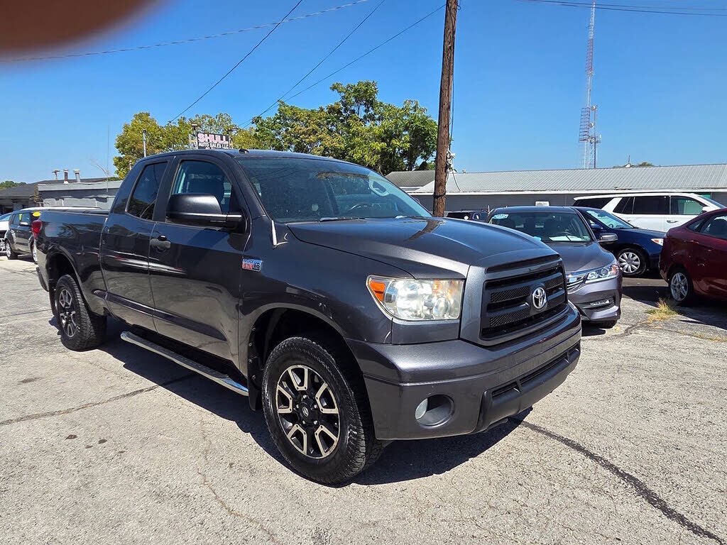 2011 TOYOTA Tundra