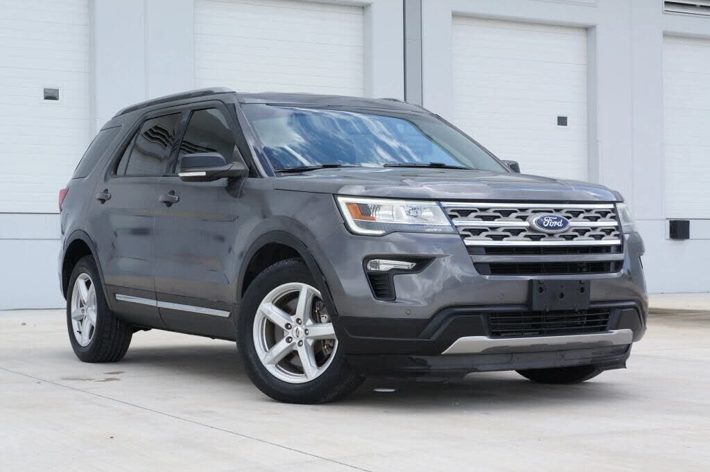 2018 FORD Explorer