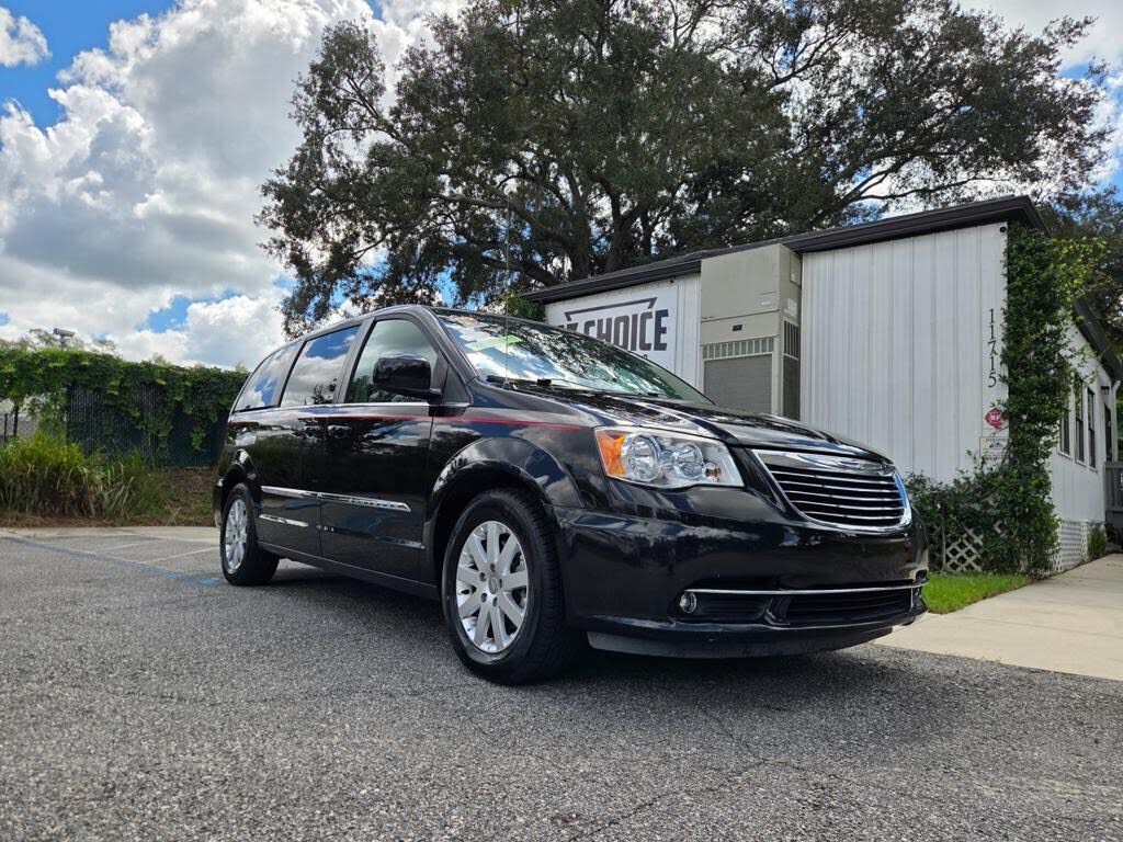 2016 CHRYSLER Town and Country