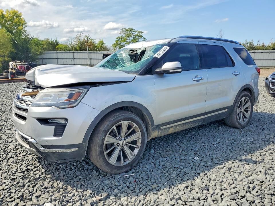 2018 FORD Explorer