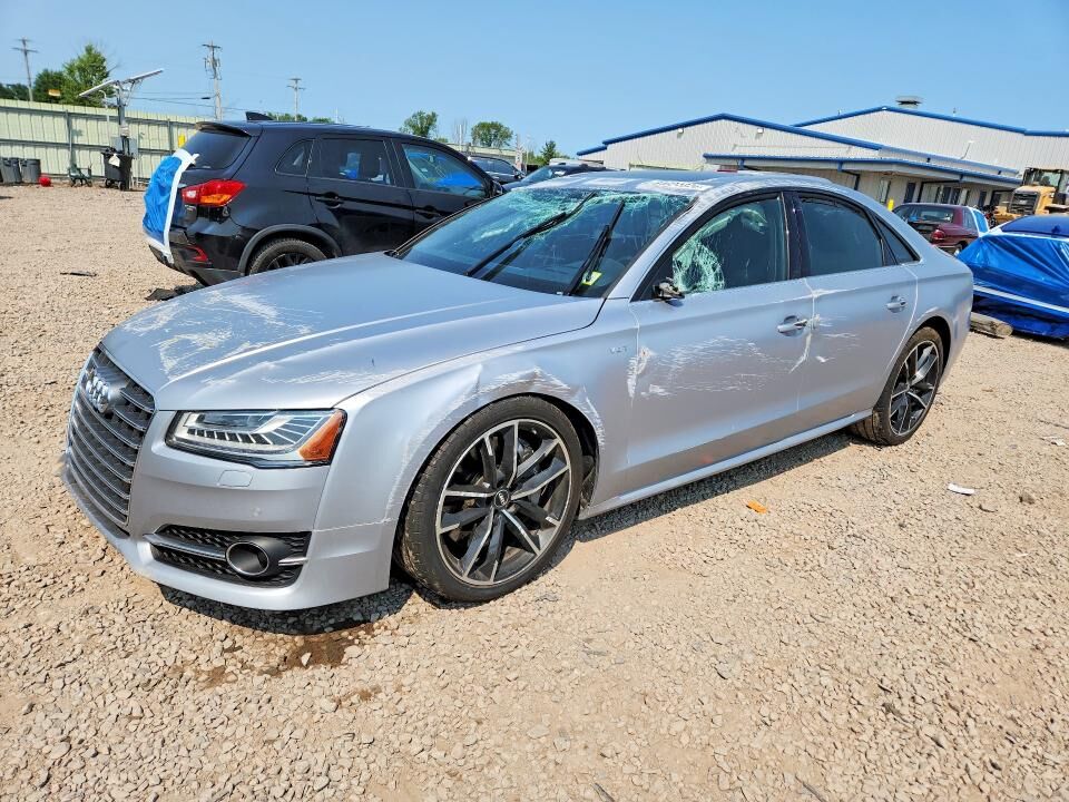 2016 AUDI S8