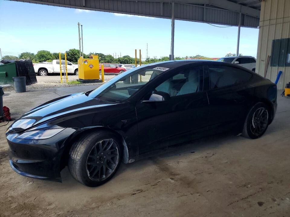 2025 TESLA Model 3