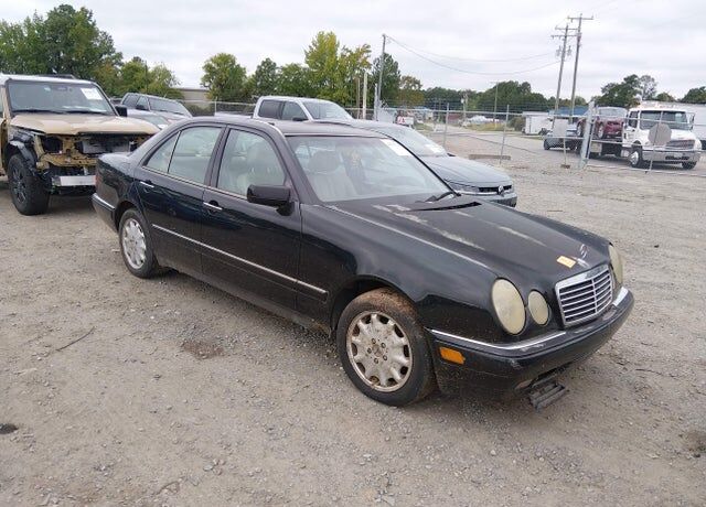 1996 MERCEDES-BENZ E-Class