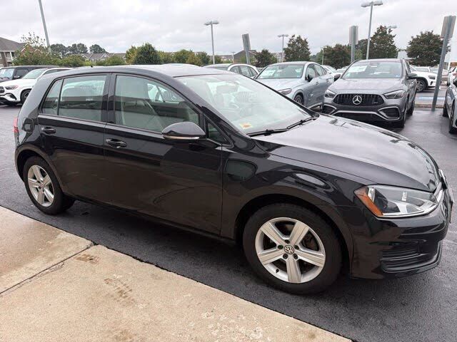 2017 VOLKSWAGEN Golf