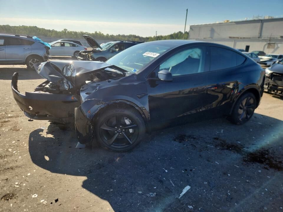 2026 TESLA Model Y