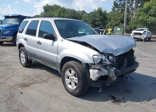 2005 FORD Escape
