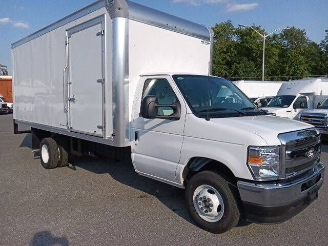 2027 FORD E-450