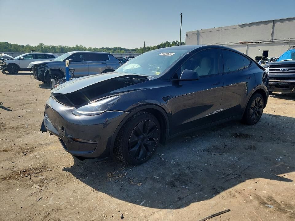 2025 TESLA Model Y