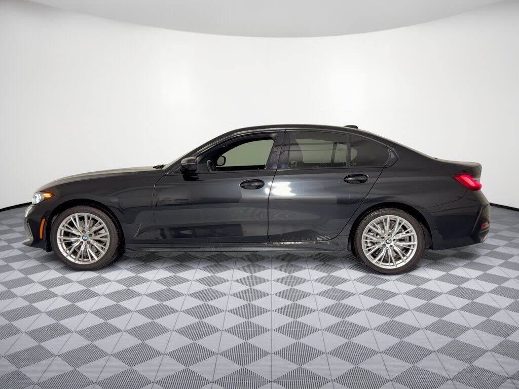 2023 BMW 330i