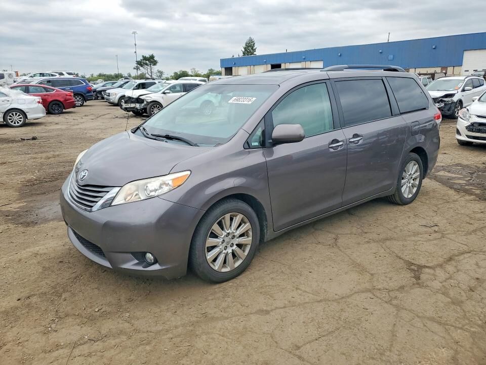 2014 TOYOTA Sienna