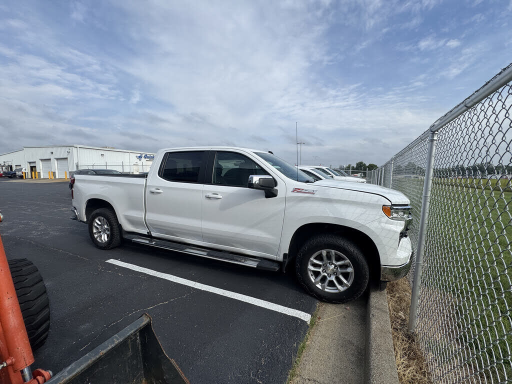 2023 CHEVROLET Silverado