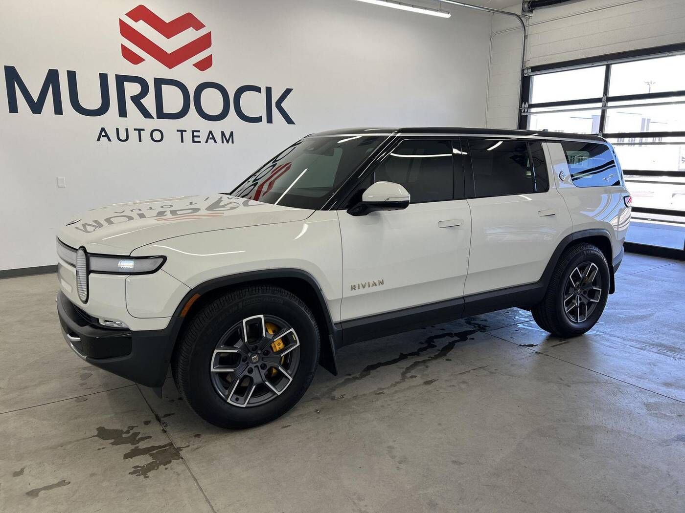 2023 RIVIAN R1S