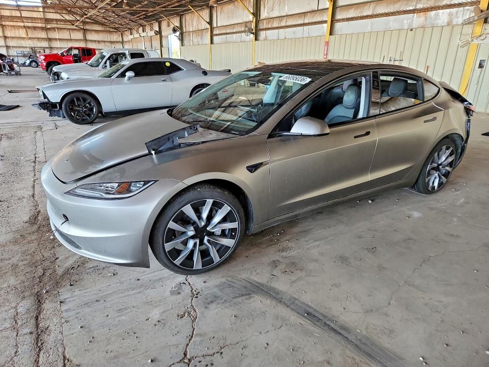 2025 TESLA Model 3