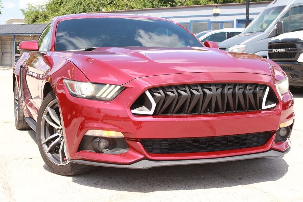 2017 FORD Mustang