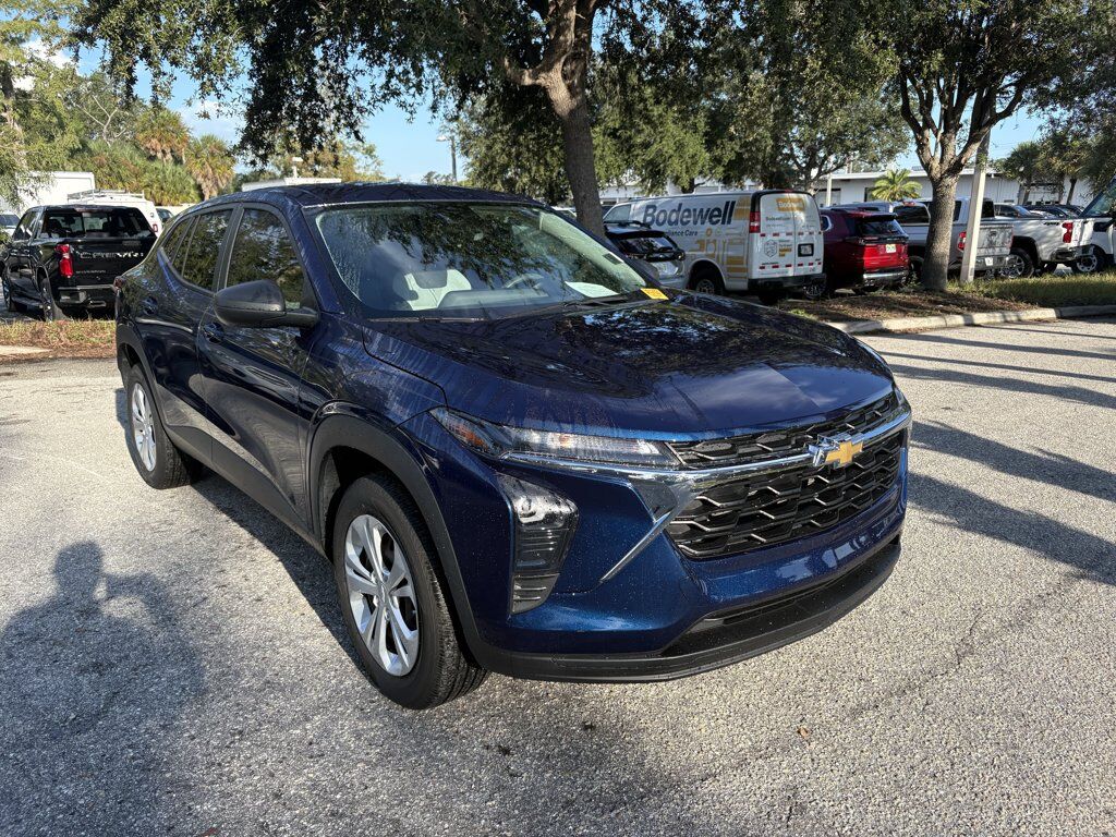 2024 CHEVROLET Trax