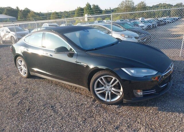 2015 TESLA Model S