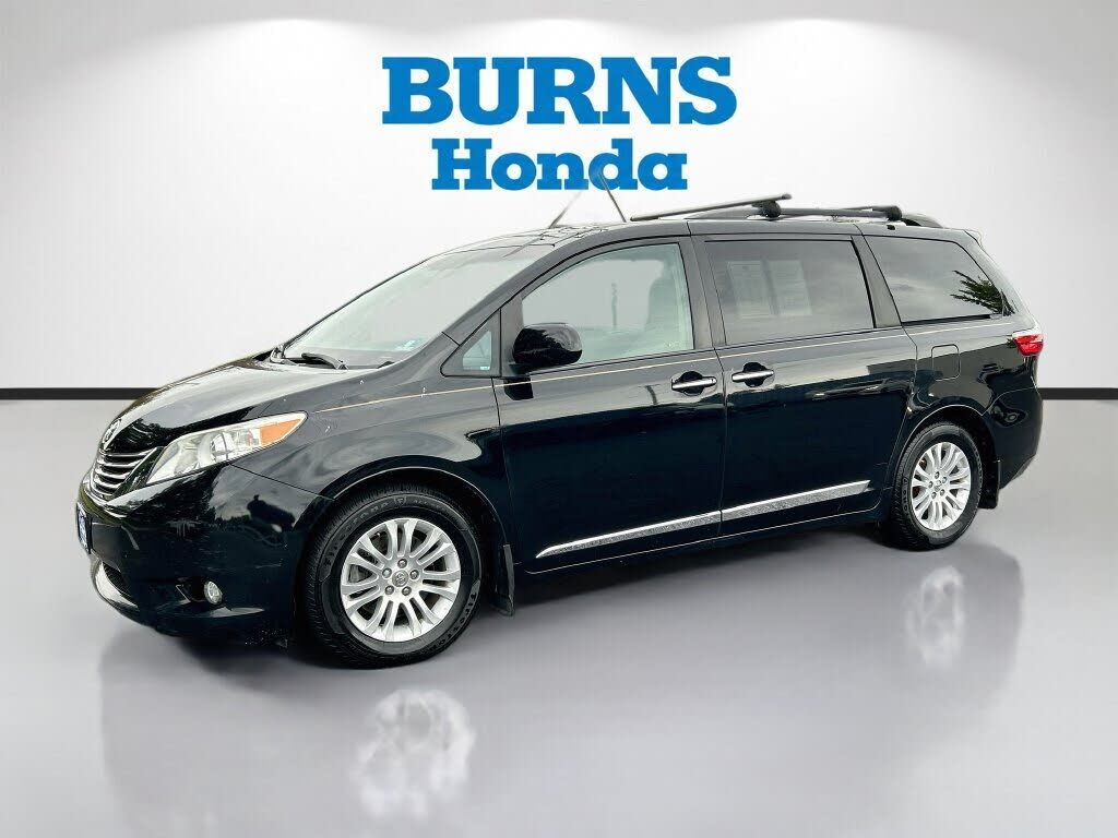 2016 TOYOTA Sienna