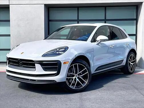 2026 PORSCHE Macan