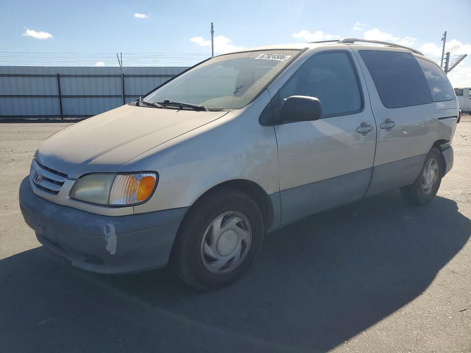 2001 TOYOTA Sienna