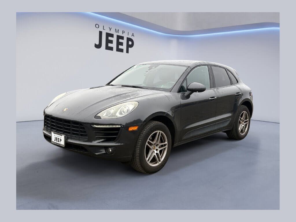2017 PORSCHE Macan