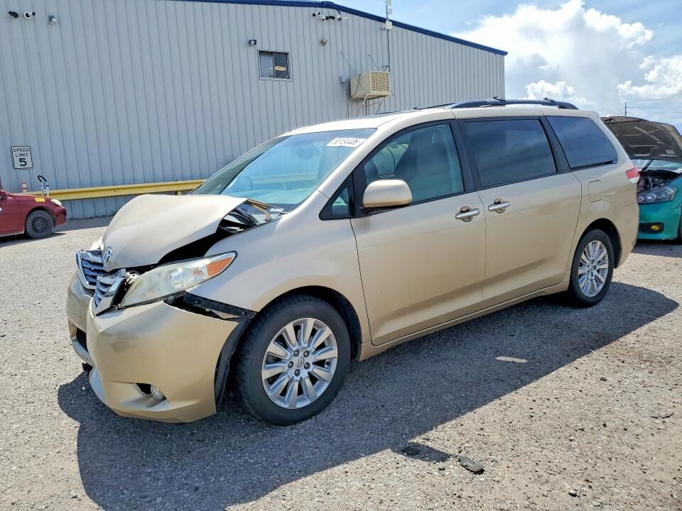 2014 TOYOTA Sienna