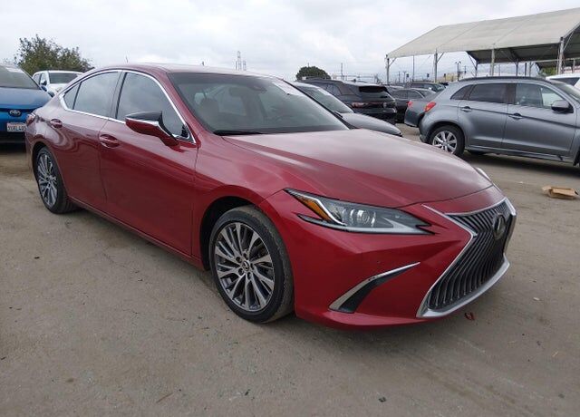 2020 LEXUS ES
