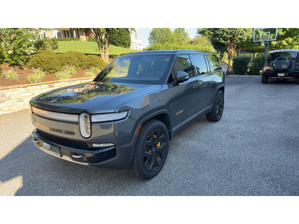 2022 RIVIAN R1S