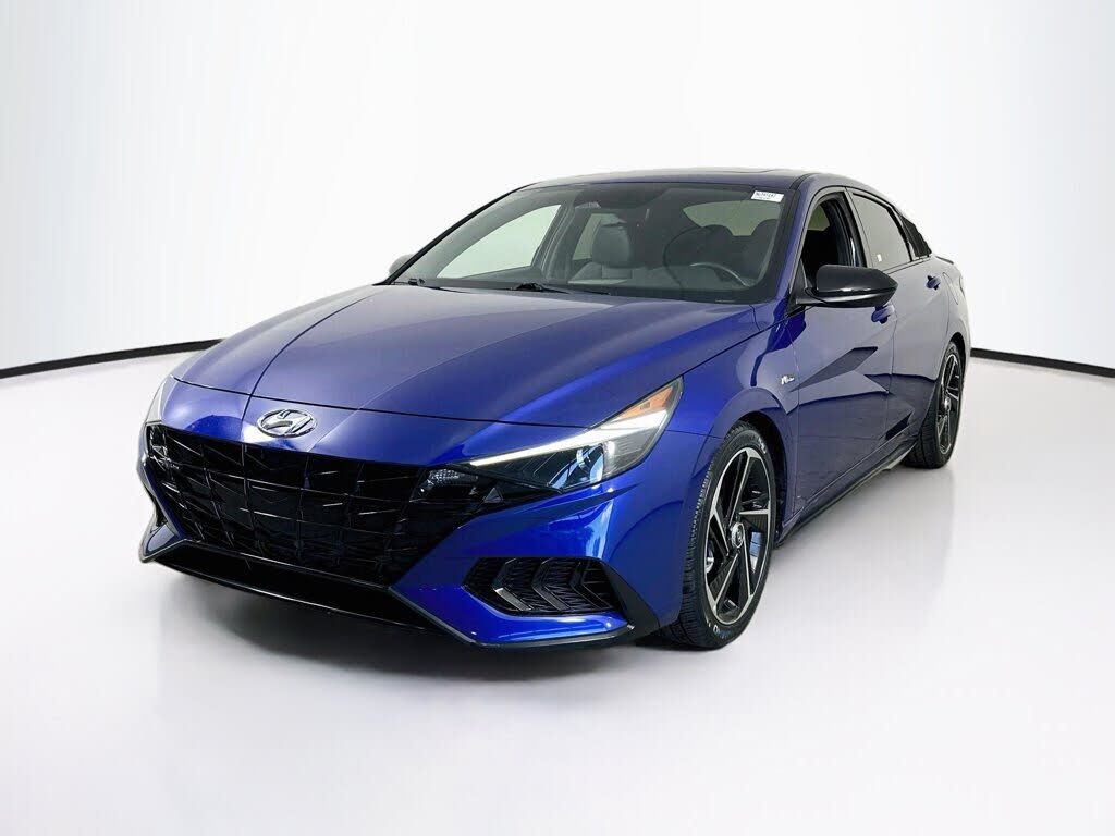 2022 HYUNDAI Elantra
