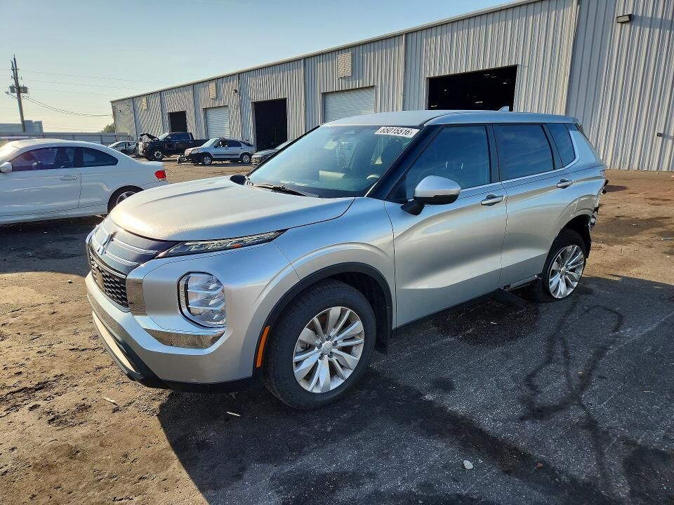 2025 MITSUBISHI Outlander