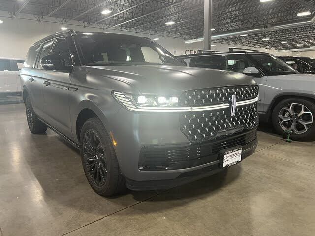 2025 LINCOLN Navigator L