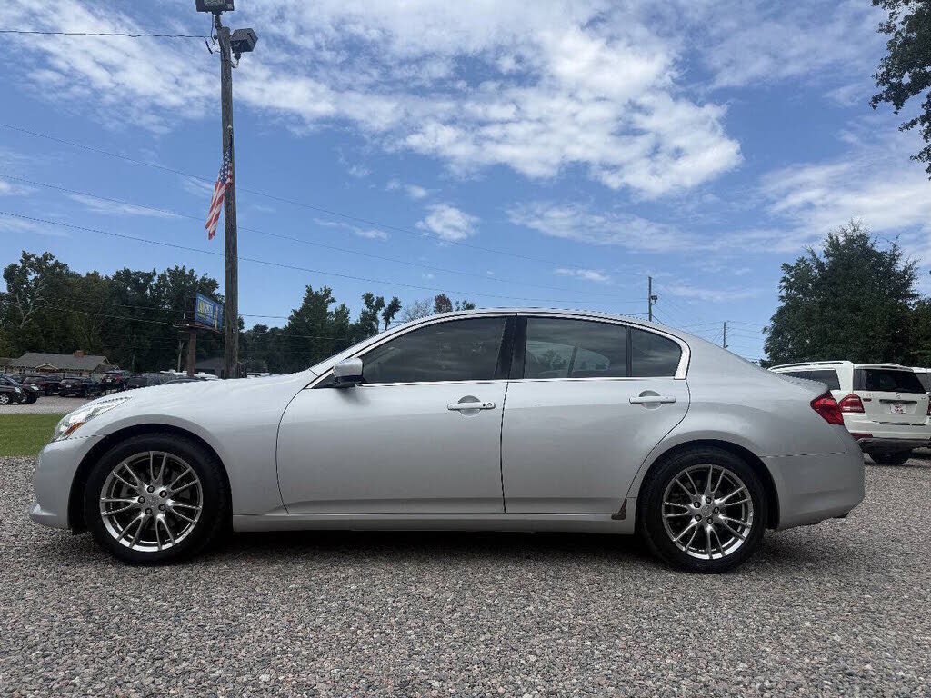 2011 INFINITI G37