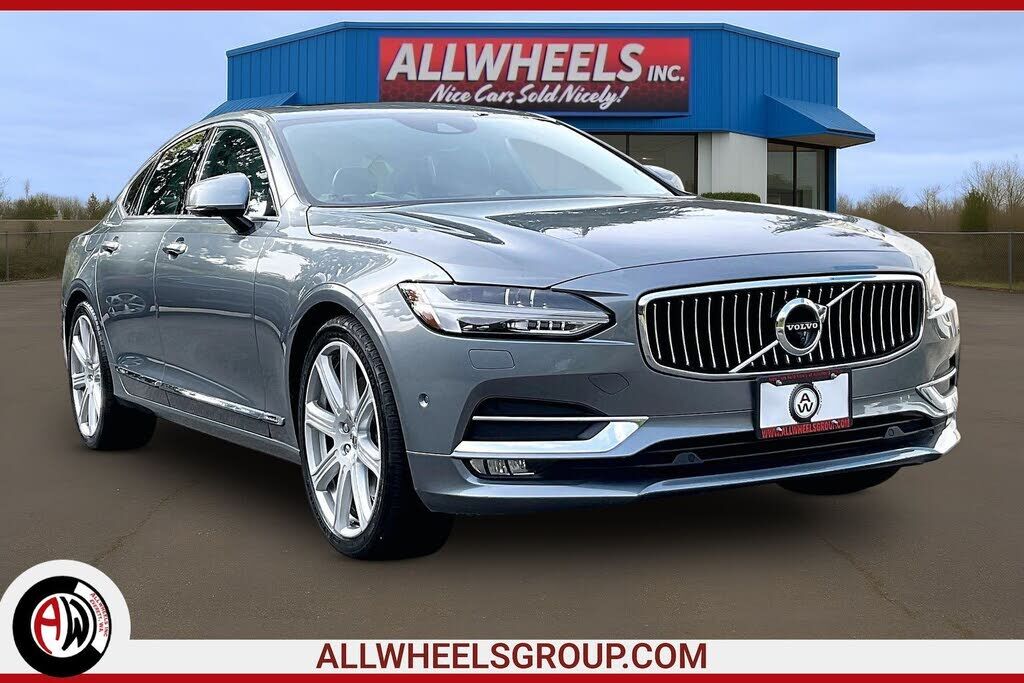 2017 VOLVO S90
