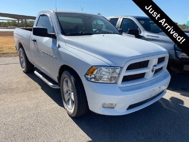 2012 DODGE Ram