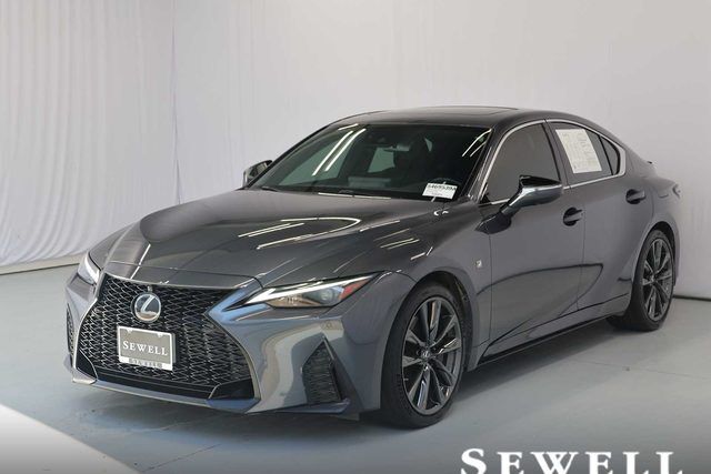 2022 LEXUS IS