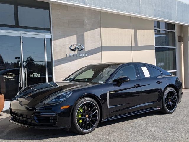 2022 PORSCHE Panamera