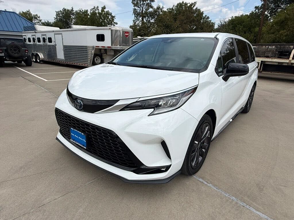 2022 TOYOTA Sienna