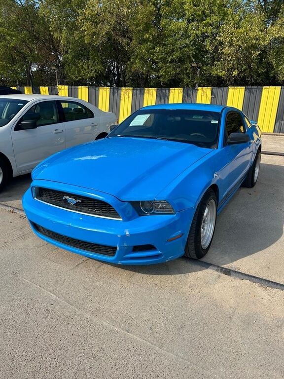 2013 FORD Mustang