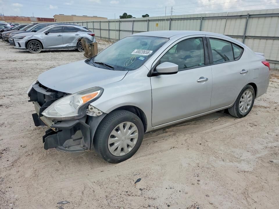 2016 NISSAN Versa