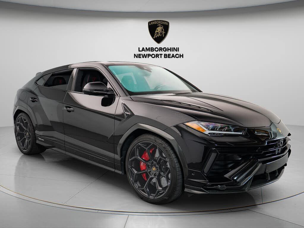 2023 LAMBORGHINI URUS