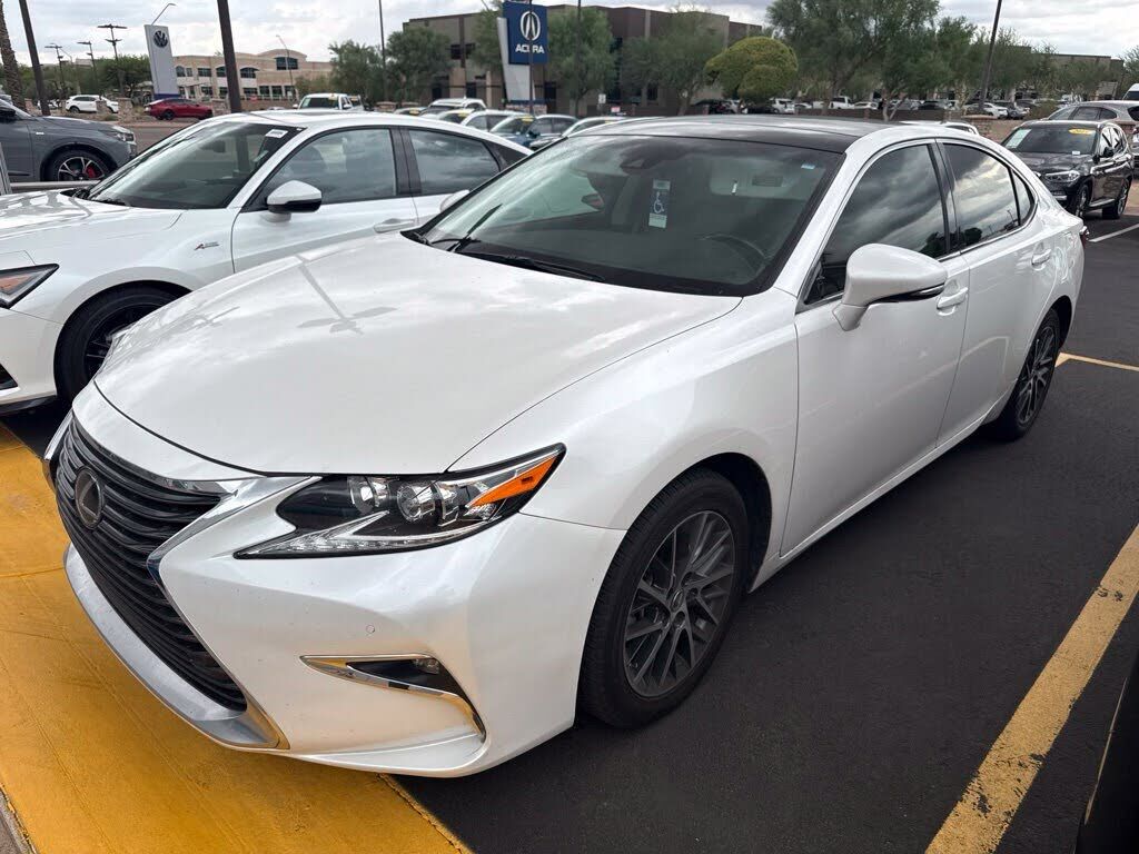 2017 LEXUS ES